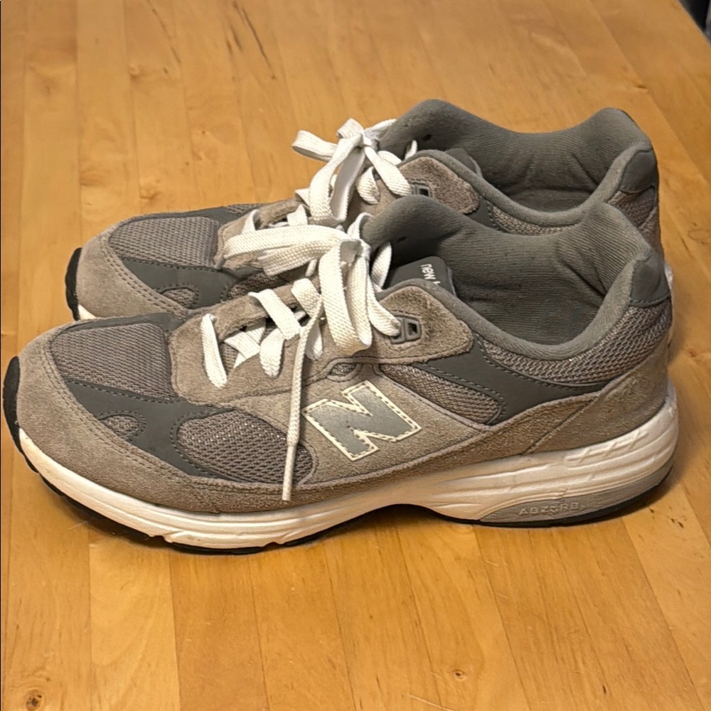 New balance 993 GS sz6 (women sz 7.5)